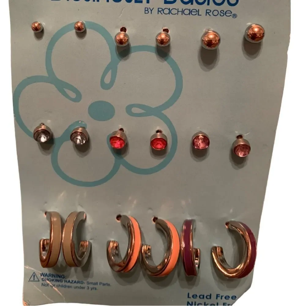 🌼🌼Distinctly Basics 9 pair earrings. NWOT🌼🌼